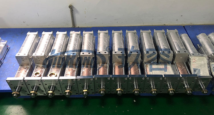 標準通用型氣液增壓缸產(chǎn)品批量圖