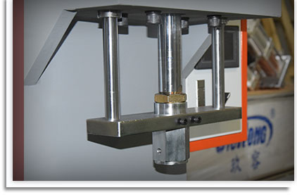 雙導(dǎo)柱結(jié)構(gòu) 雙導(dǎo)柱結(jié)構(gòu)